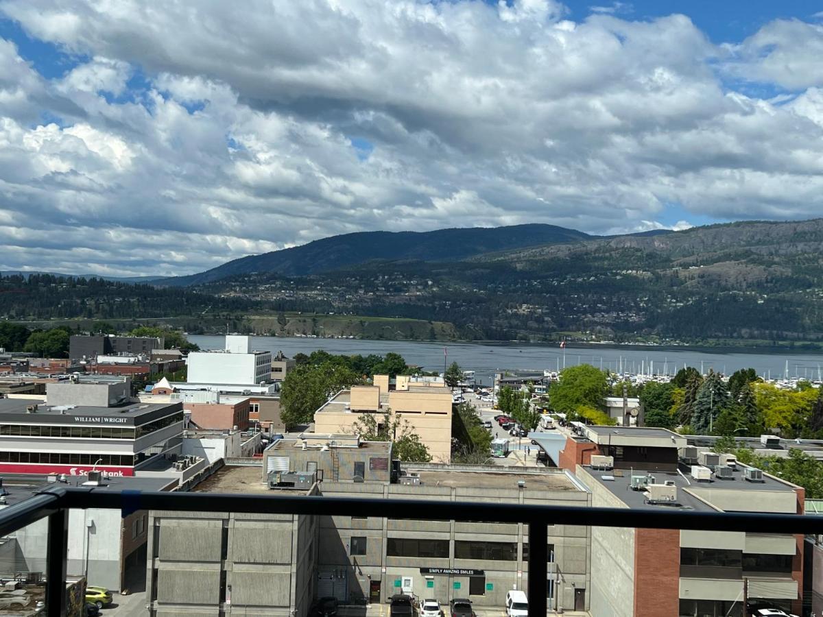 Amazing Brand New Lakeview Condo Downtown Kelowna Exterior foto